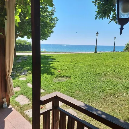 Apartman къща на брега на морето влас, Garden Of Eden