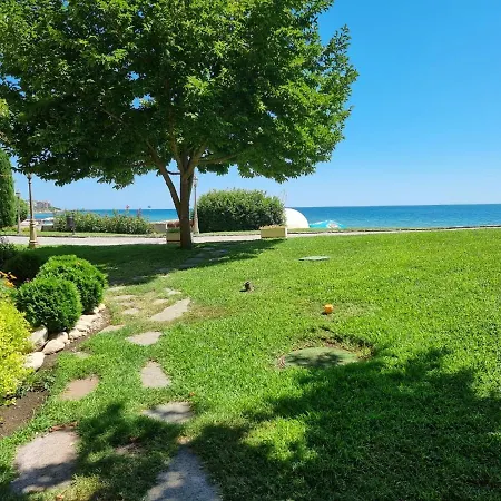 къща на брега на морето влас, Garden Of Eden * Szveti Vlasz