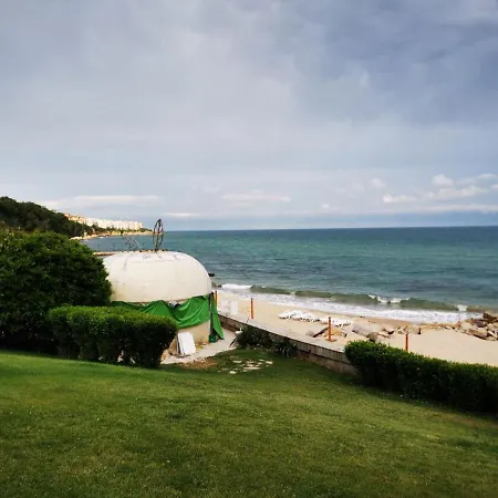 къща на брега на морето влас, Garden Of Eden *