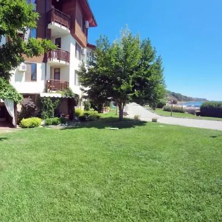 къща на брега на морето влас, Garden Of Eden Szveti Vlasz