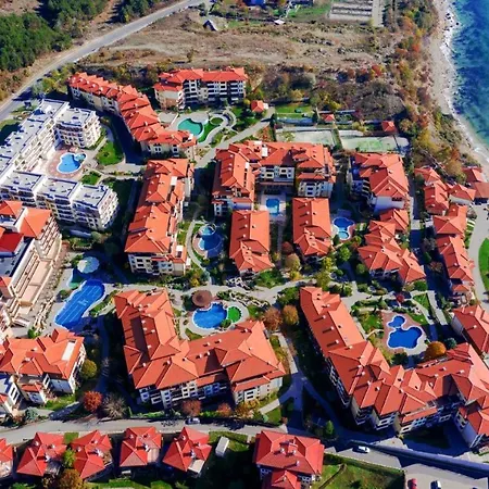 къща на брега на морето влас, Garden Of Eden Apartman Szveti Vlasz