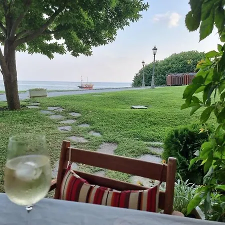 къща на брега на морето влас, Garden Of Eden