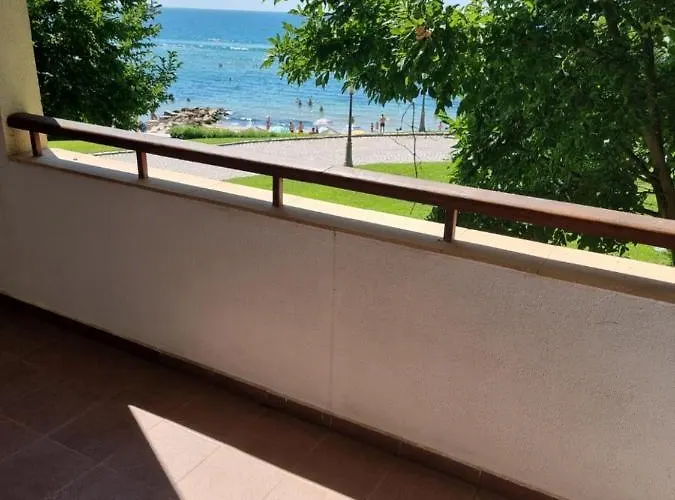 къща на брега на морето влас, Garden Of Eden