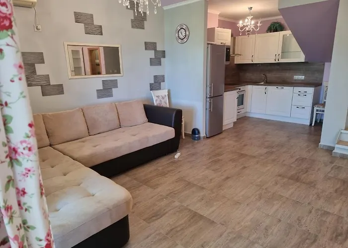 Apartament къща на брега на морето влас, Garden Of Eden Święty Włas