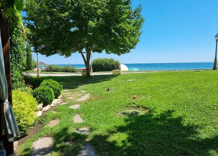 къща на брега на морето влас, Garden Of Eden * Święty Włas