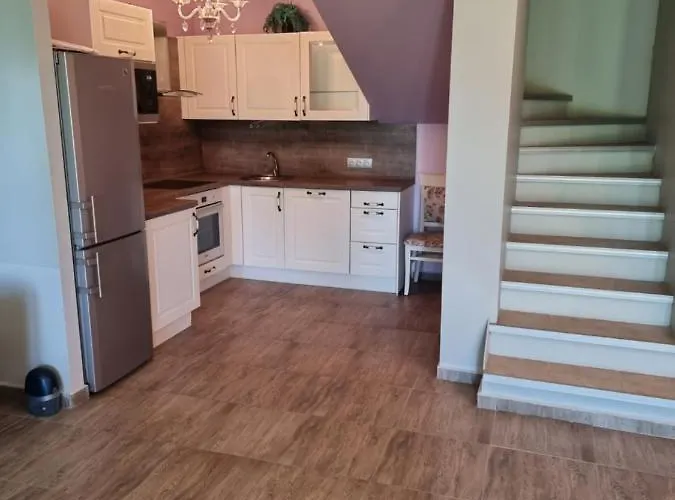 Apartament къща на брега на морето влас, Garden Of Eden