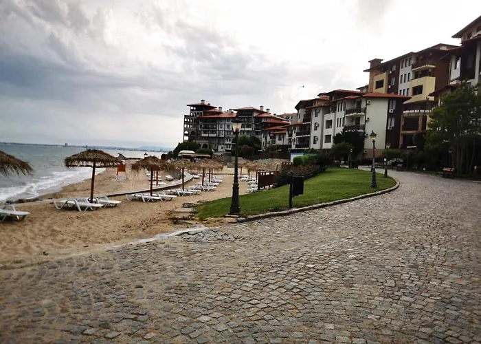 къща на брега на морето влас, Garden Of Eden Święty Włas