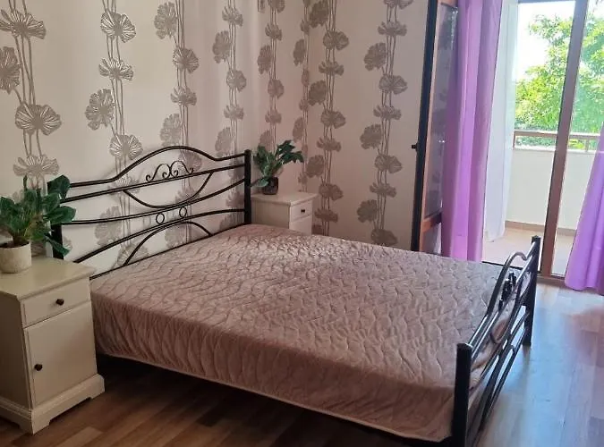 Apartament къща на брега на морето влас, Garden Of Eden