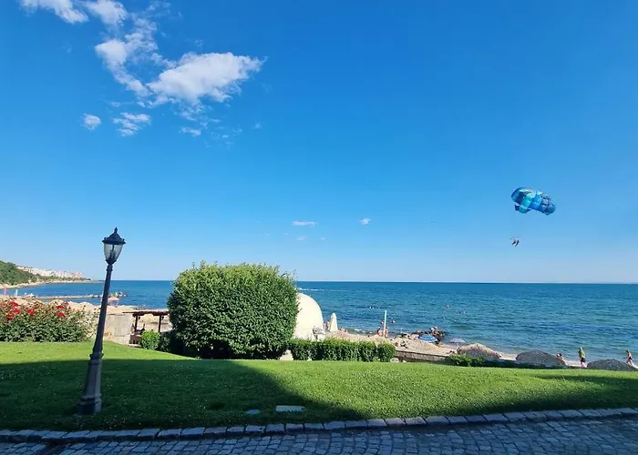 къща на брега на морето влас, Garden Of Eden Apartament Święty Włas