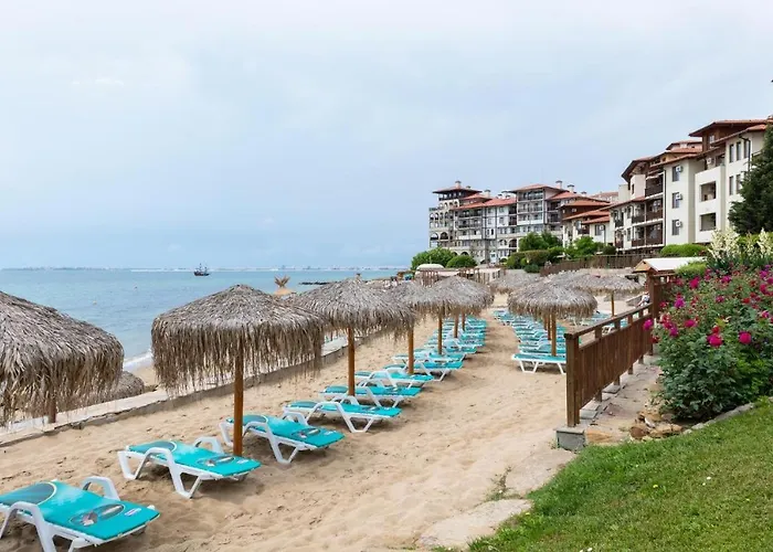 къща на брега на морето влас, Garden Of Eden Święty Włas